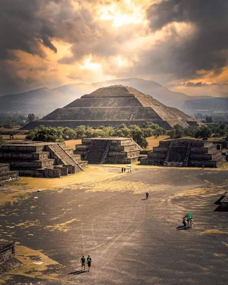 Place Pirámides De Teotihuacan