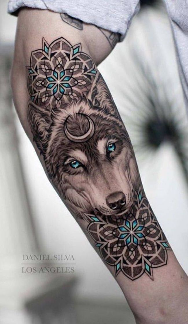 Moda Tattos de lobo me fascinam. Linda demais! 🔥❤️