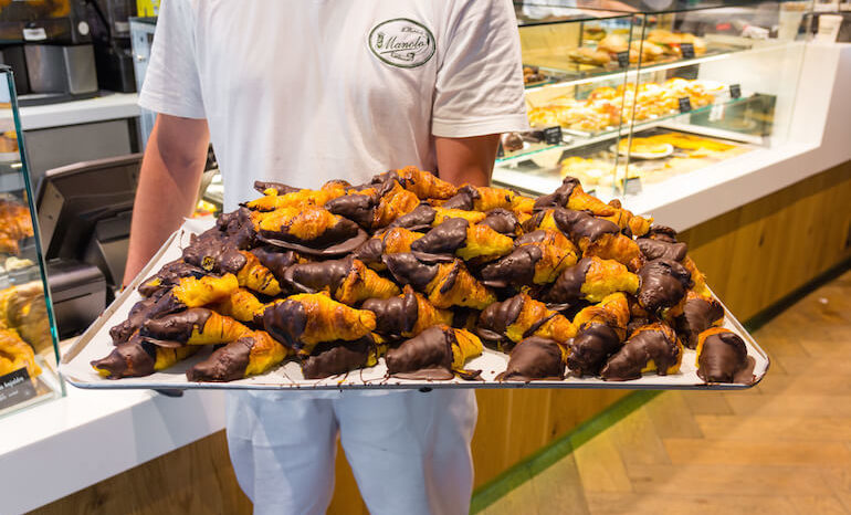 Restaurants Manolo Bakes