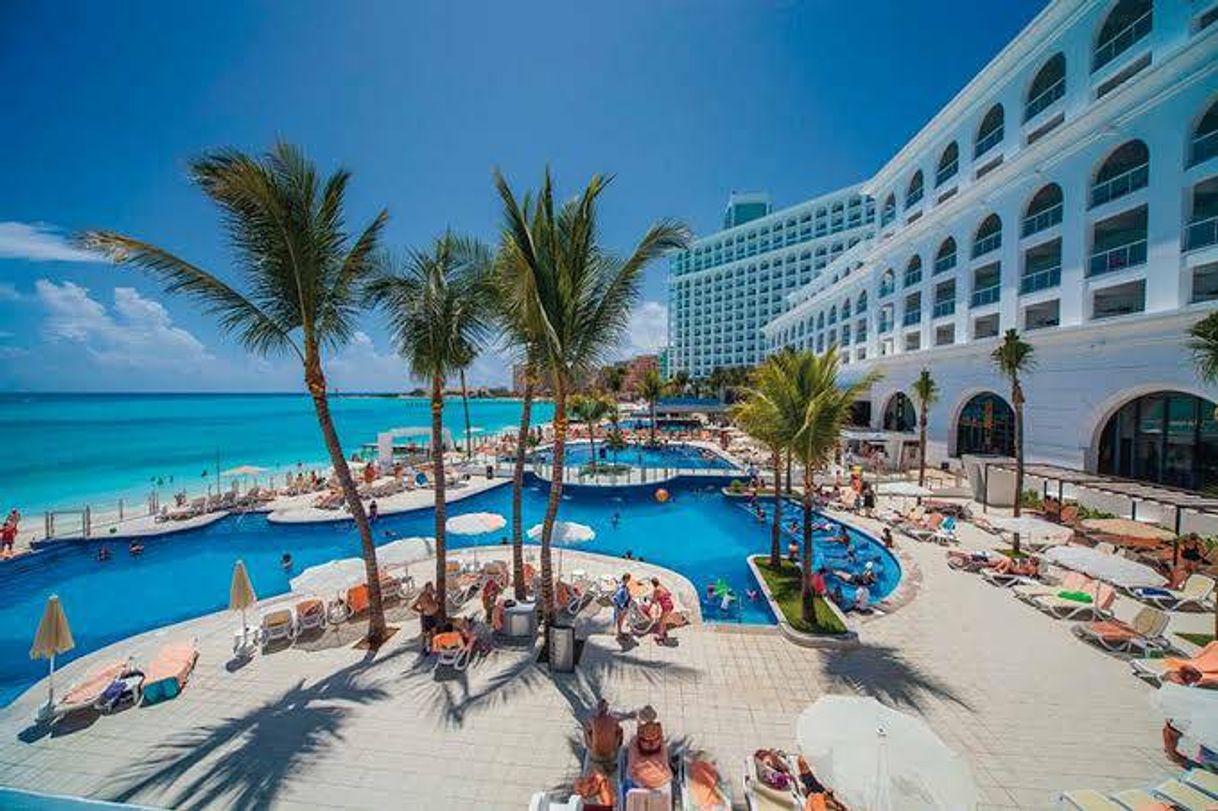 Lugar Hotel Riu Cancun