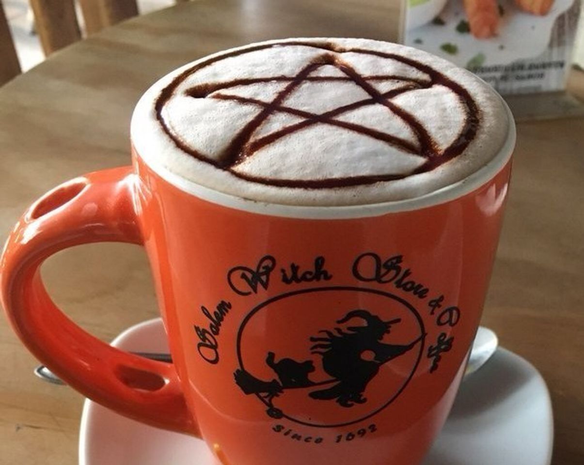 Restaurantes Salem Witch Store & Coffee