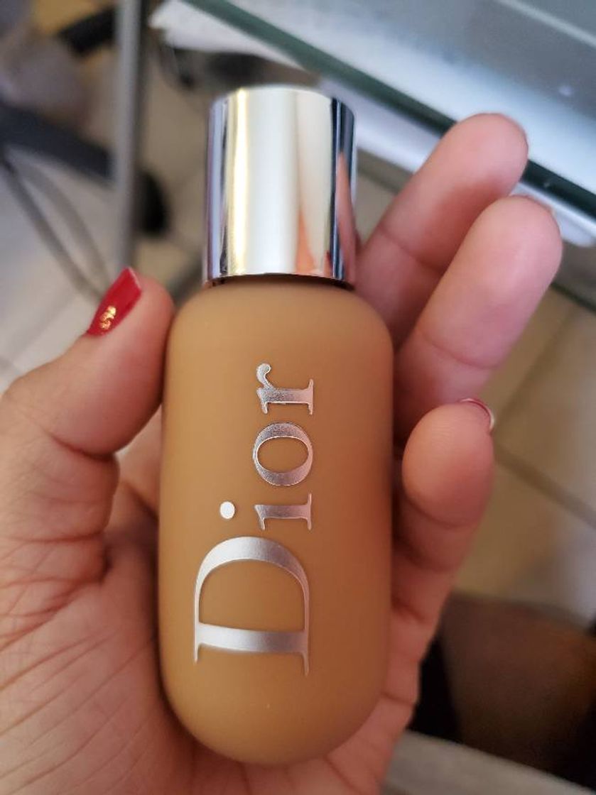 Social Backstage Face & Body Foundation 5W
