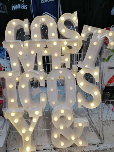 Letras con luz 💡 , muy lindas para adornar tu cuarto 