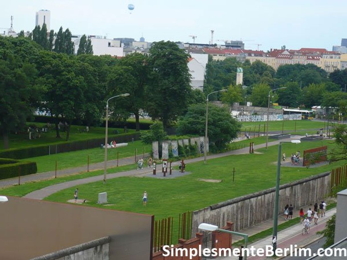 Place Berlin Wall Memorial