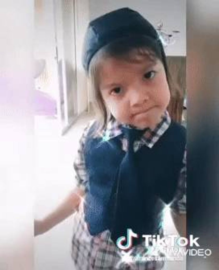 Fashion Debes seguir a esta Nena en TikTok es d lo + graciosa 😍