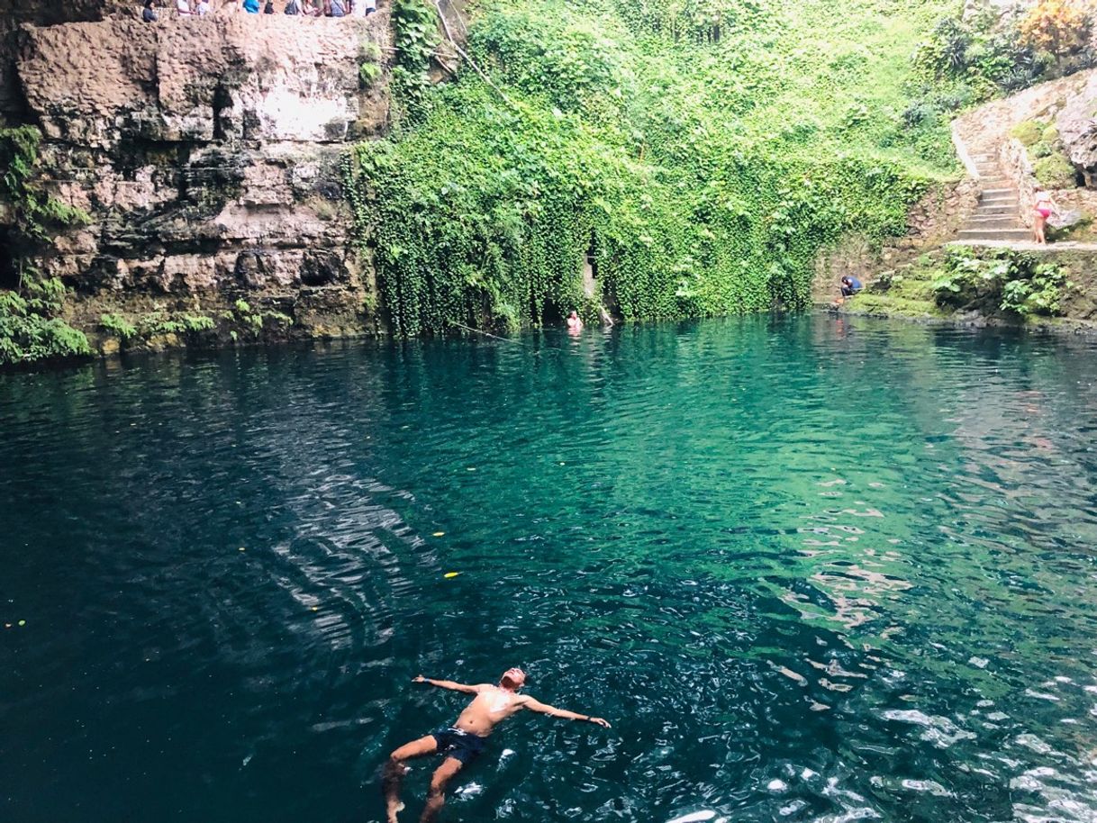 Lugar Cenote Azul