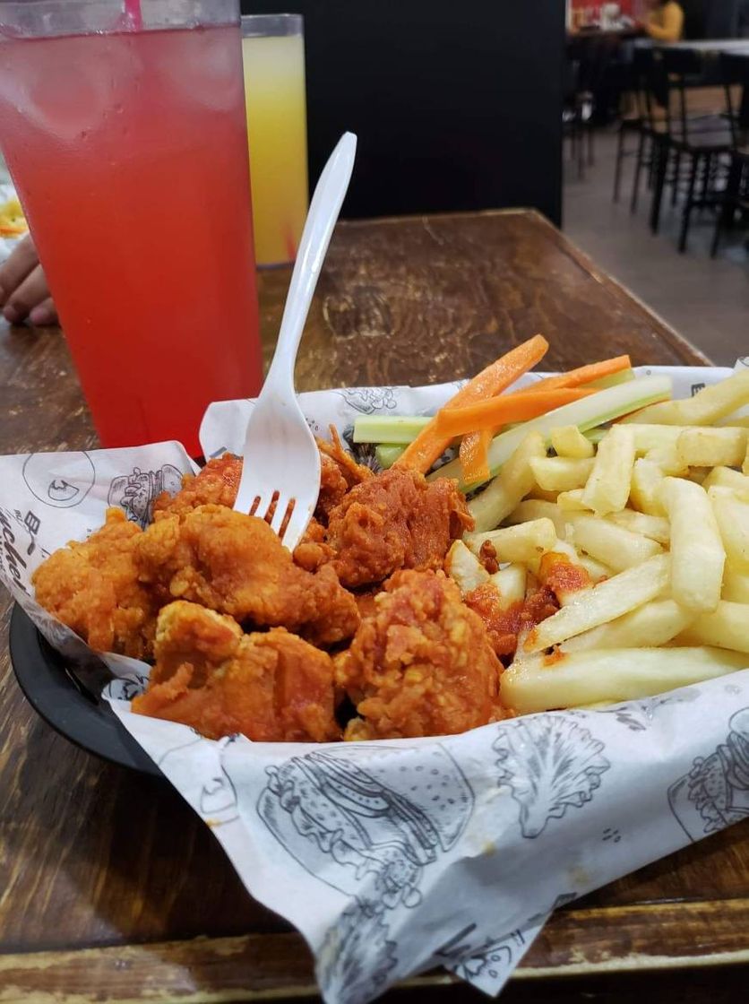 Restaurantes La Trinchera Burgers y Wings