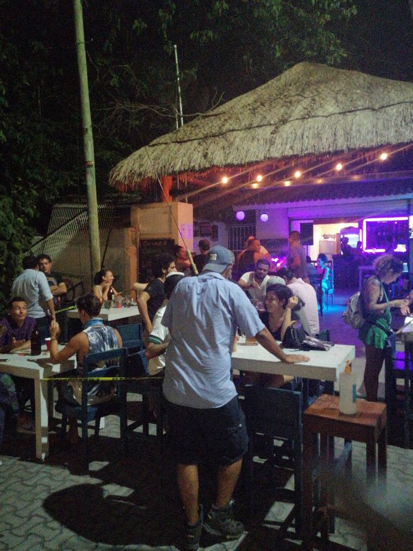La Old School Cruderia & Bar