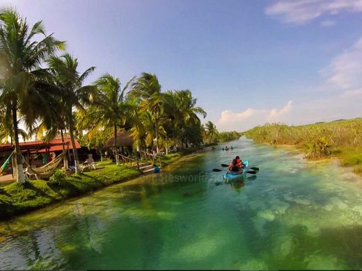 Los Rapidos laguna de Bacalar