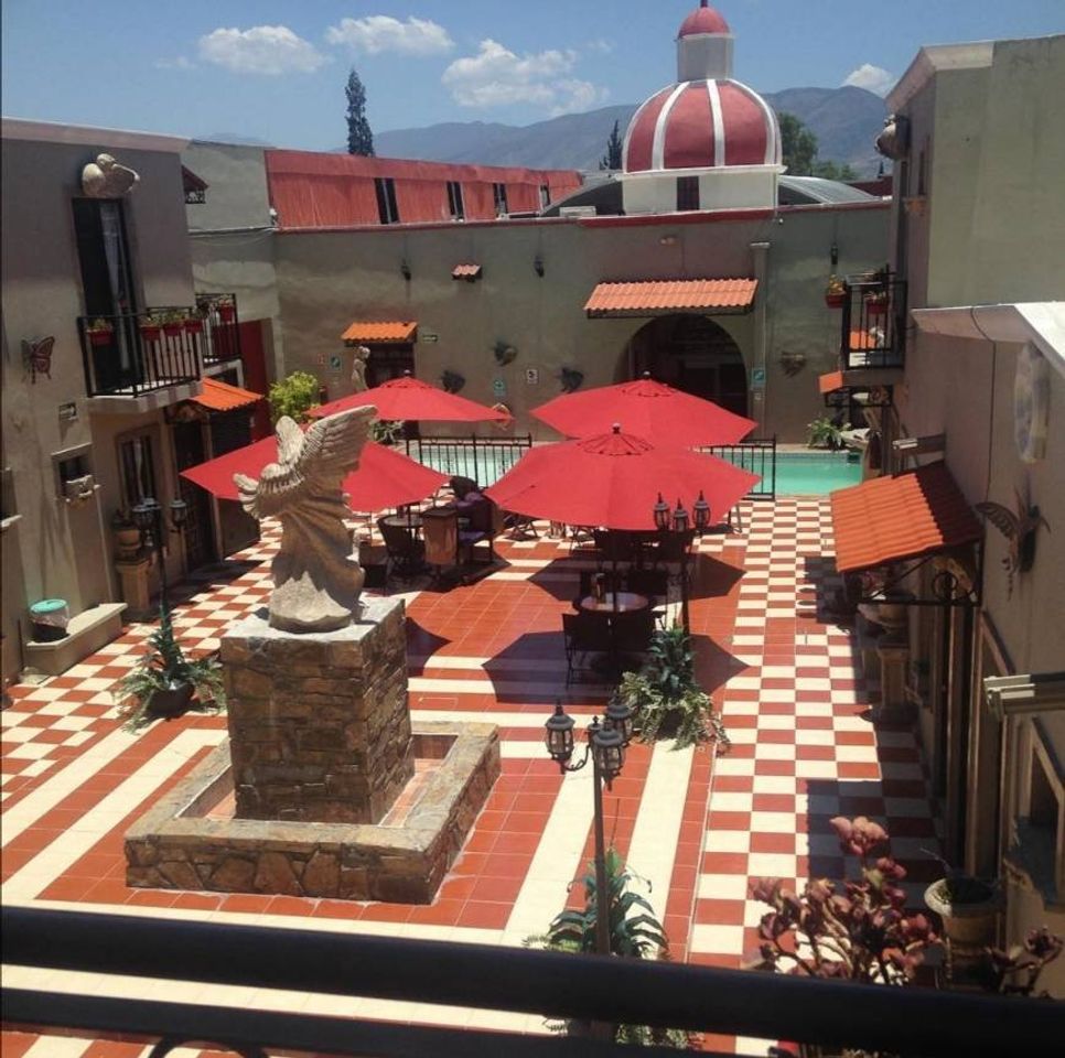 Moda Este hotel está en el centro de Saltillo y es super bonito💕