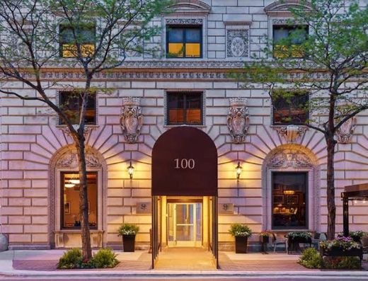 The Tremont Chicago Hotel