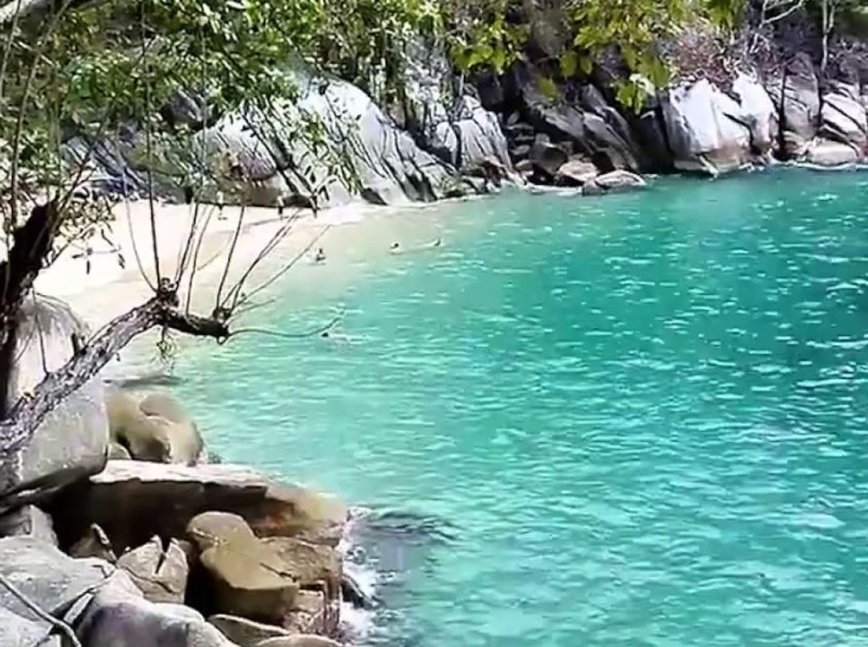 Lugar Colomitos Beach