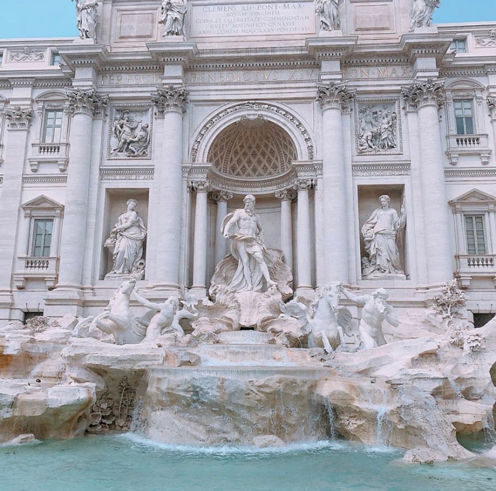 Place Fontana di Trevi