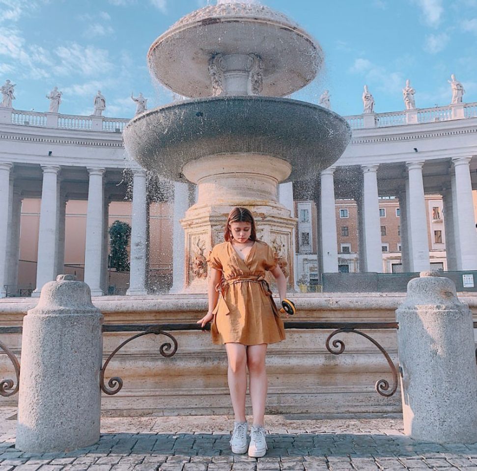 Place Piazza San Pietro