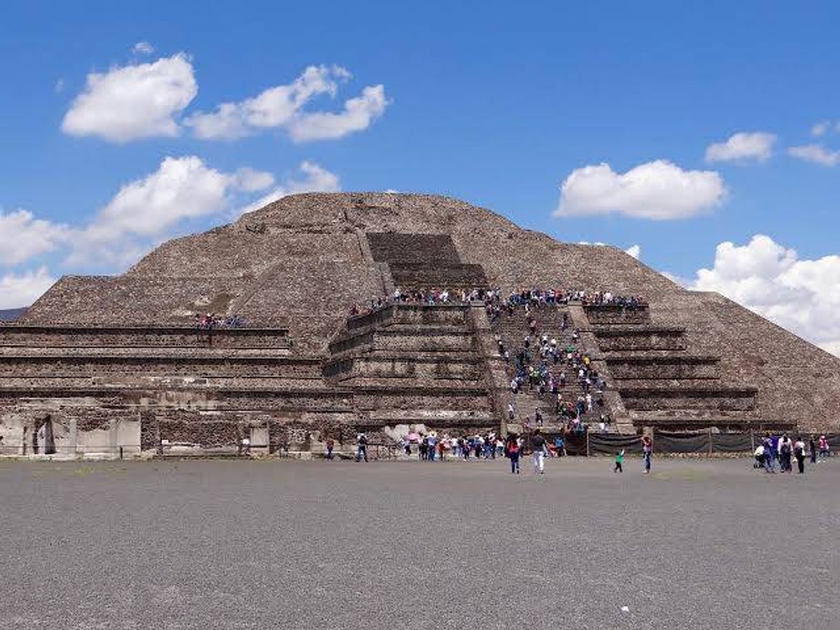 Place Pirámides De Teotihuacan