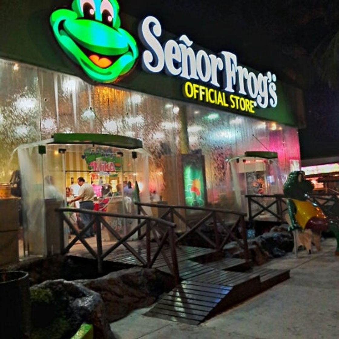 Place Señor Frog's Official Store