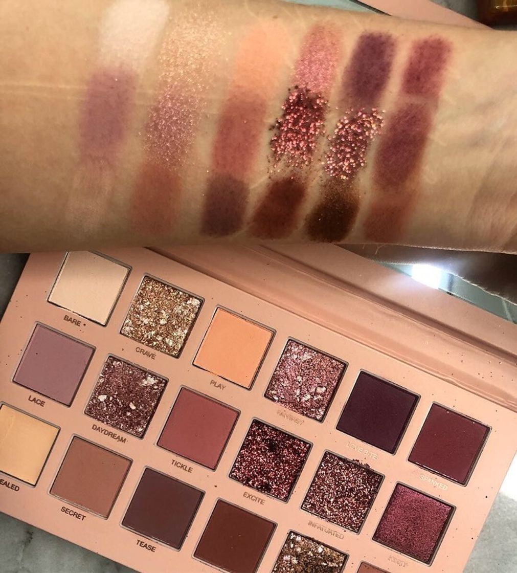 Social HUDA BEAUTY The New Nude Eyeshadow Palette