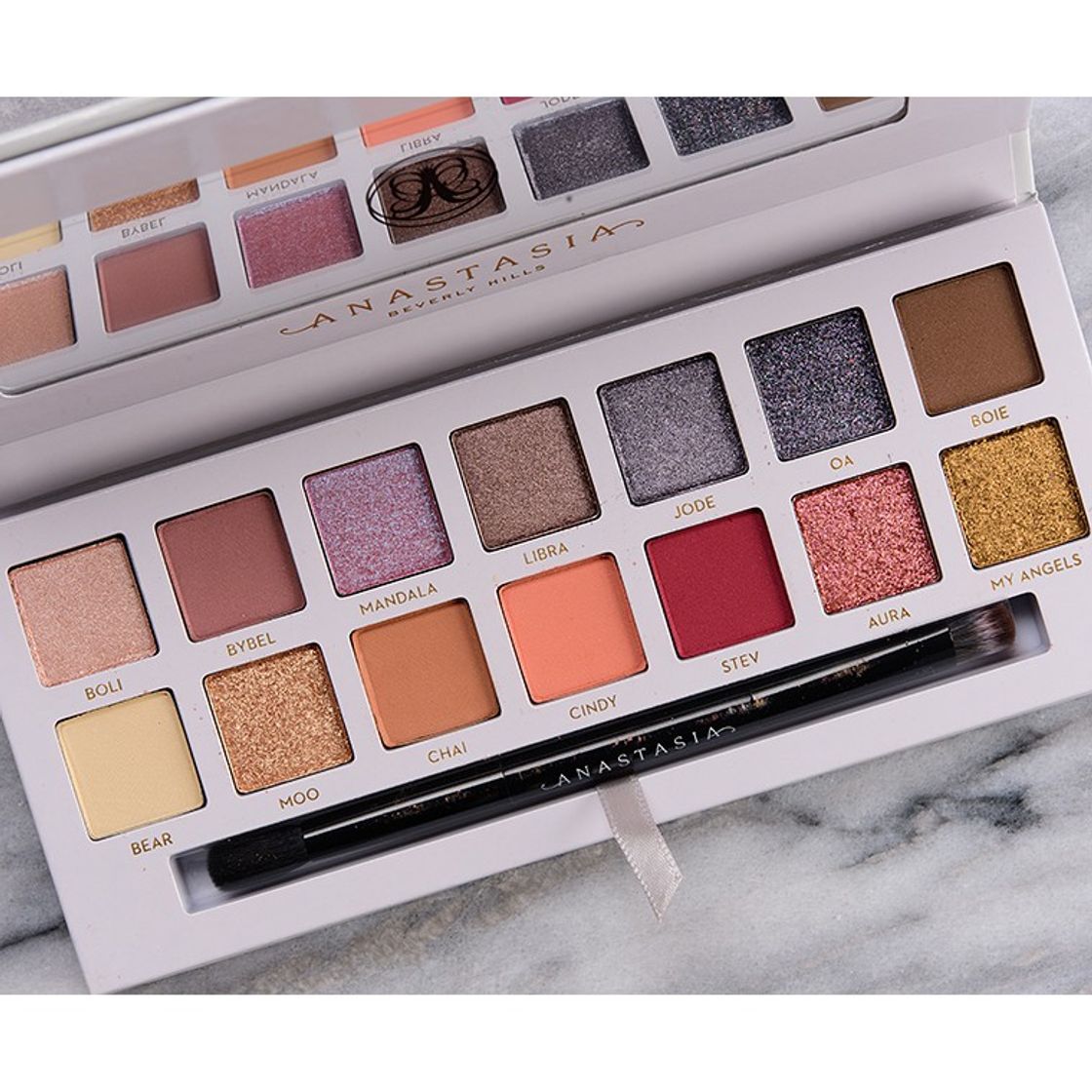 Producto Carli Bybel Eyeshadow Palette 