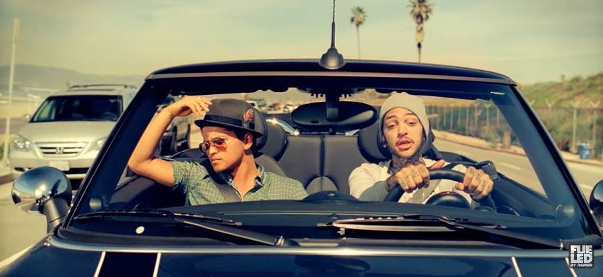 Canción Travie McCoy: Billionaire ft. Bruno Mars [OFFICIAL VIDEO] 