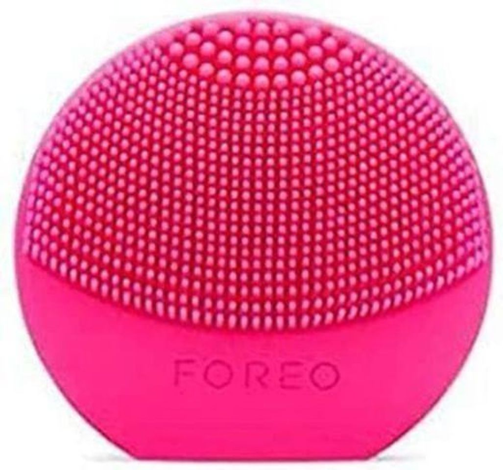 Beauty LUNA Play Plus de FOREO es el cepillo facial recargable de silicona