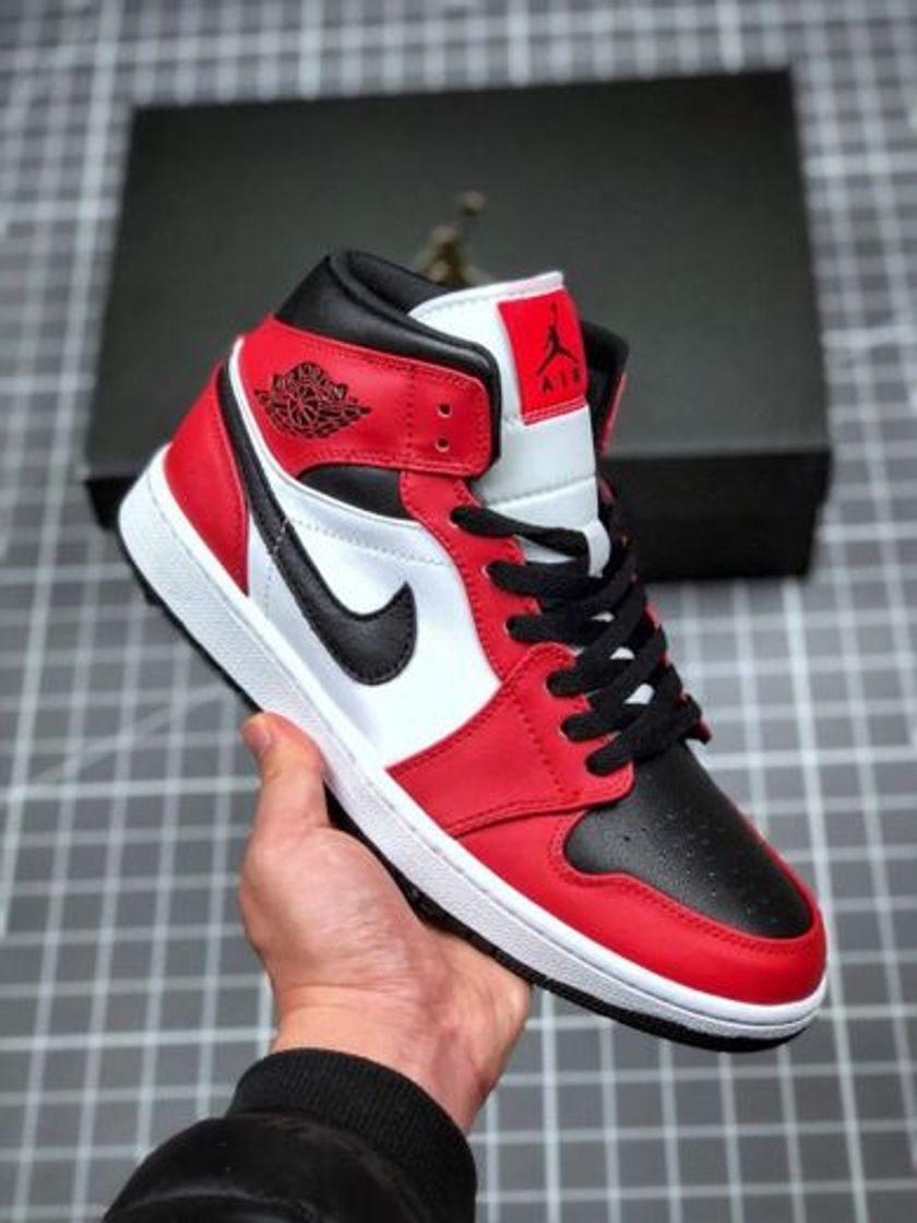 Moda JORDAN 1 MID CHICAGO TOE