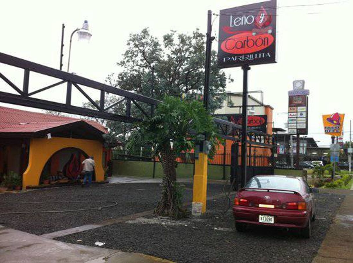 Restaurantes Restaurante Leño y Carbón Parrillita San Francisco