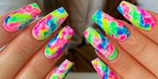 Diseños Tie Dye para tus uñas