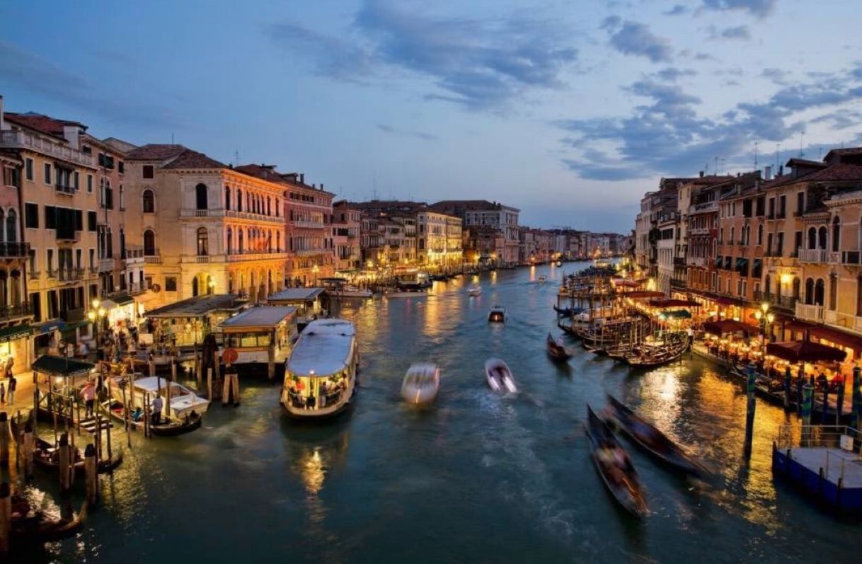 Place Venecia