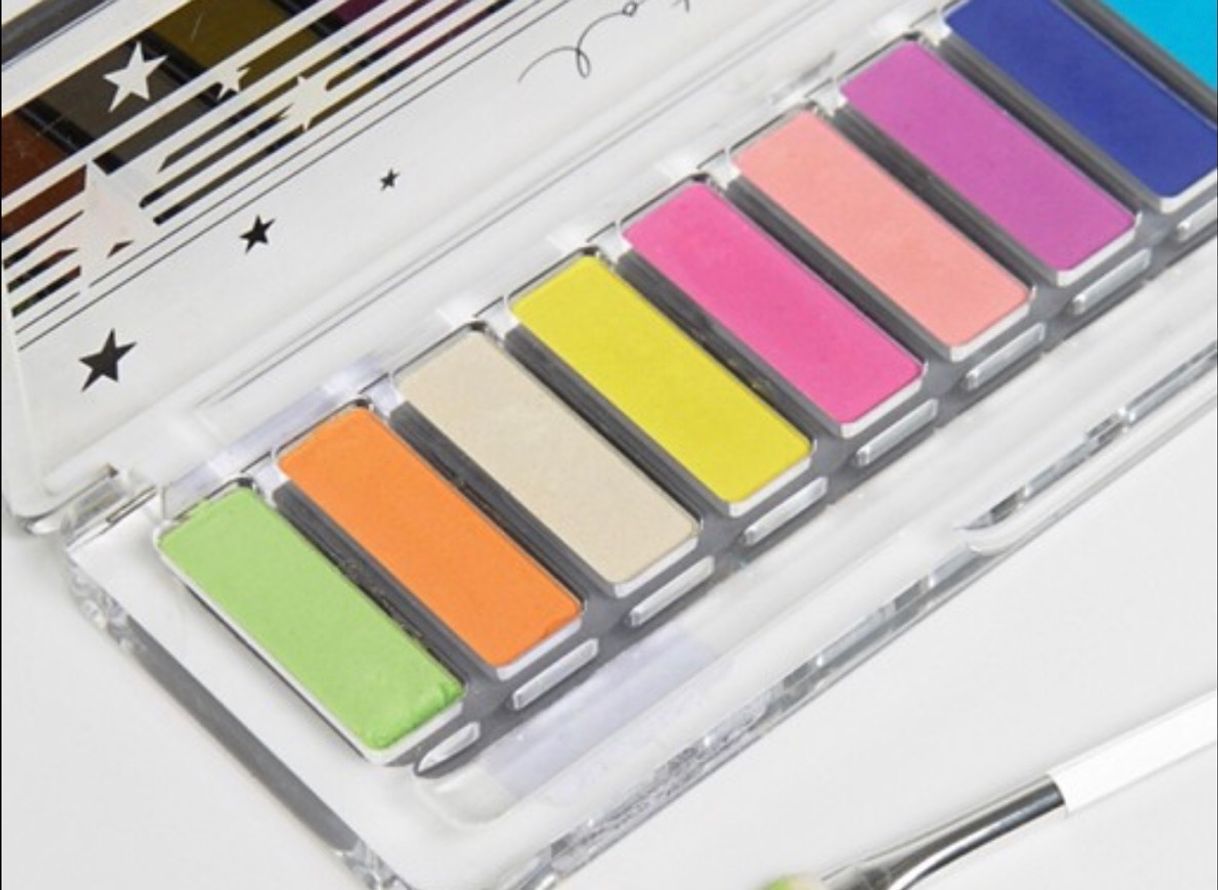 Social Shadow swatch palette