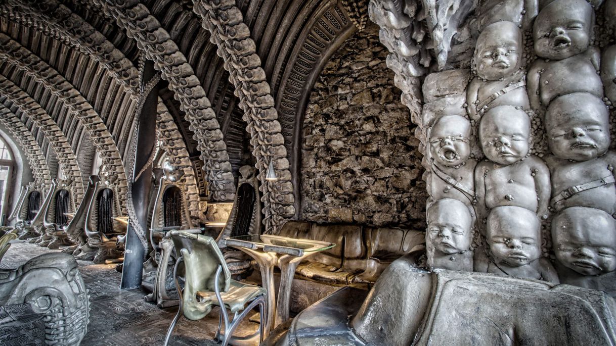 Lugar HR Giger Bar Museum