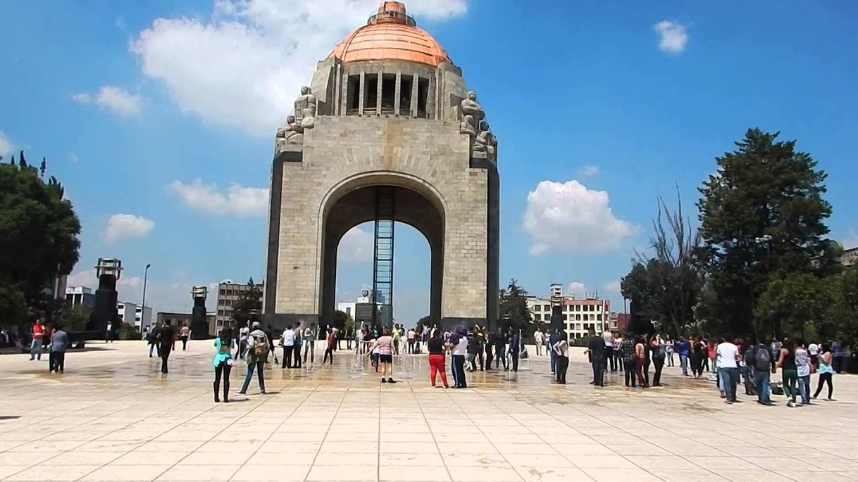 Lugar Monumento a la Revolución