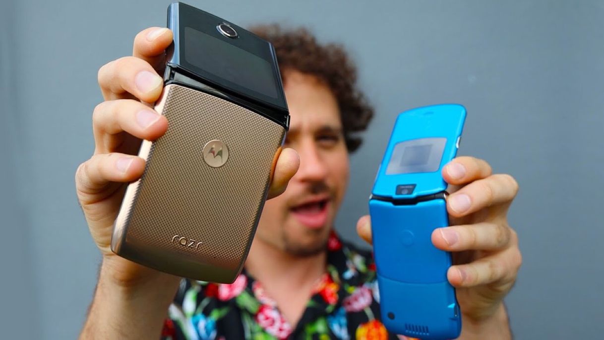 Moda Tengo el teléfono Motorola que se dobla 😱 | ¿Regresa la ley