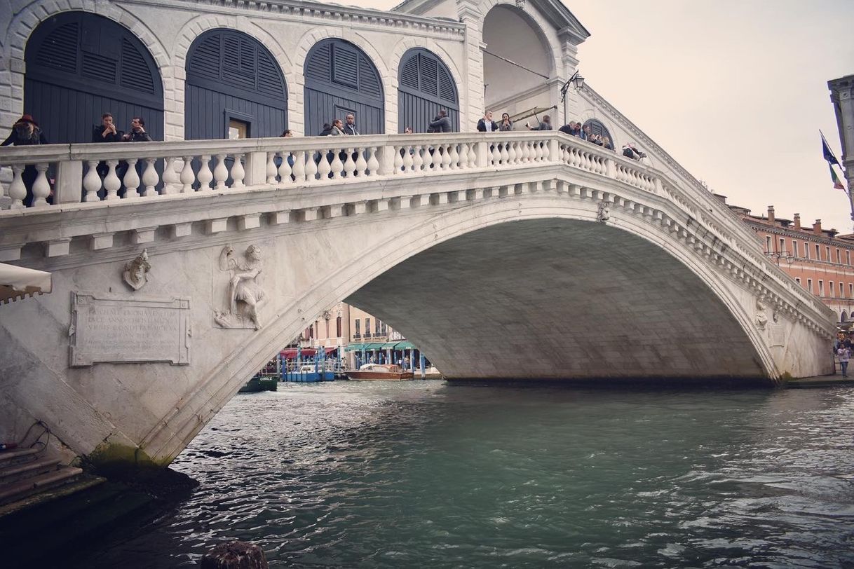 Place Puente de Rialto