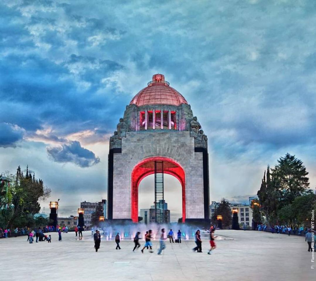 Place Monumento a la Revolucion