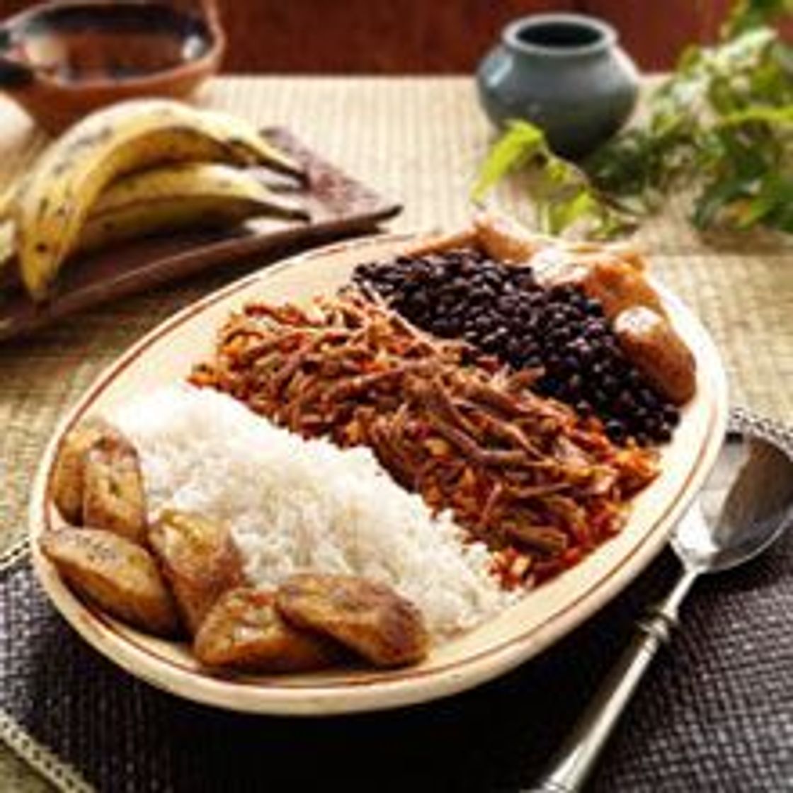 Social Pabellon Criollo Venezolano: Con un Delicioso y Refrescante Guarapo de Papelón con