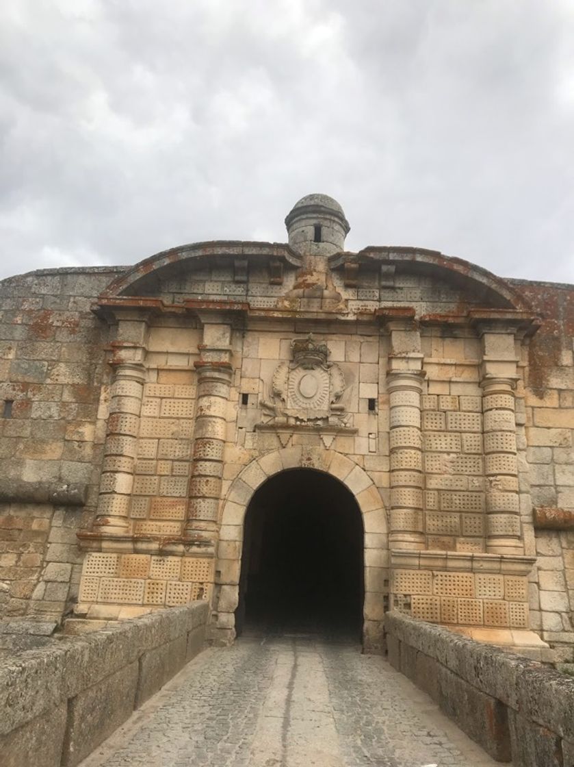 Lugar Rua das Muralhas