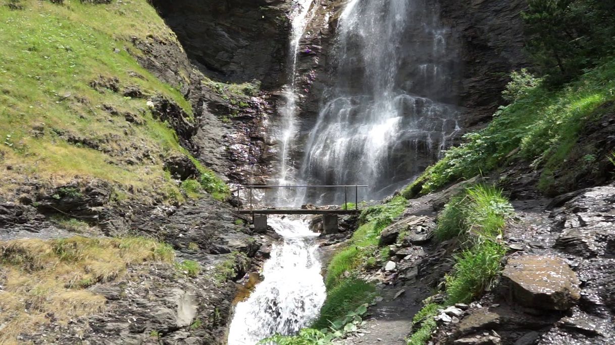 Place Cascada de Ardones