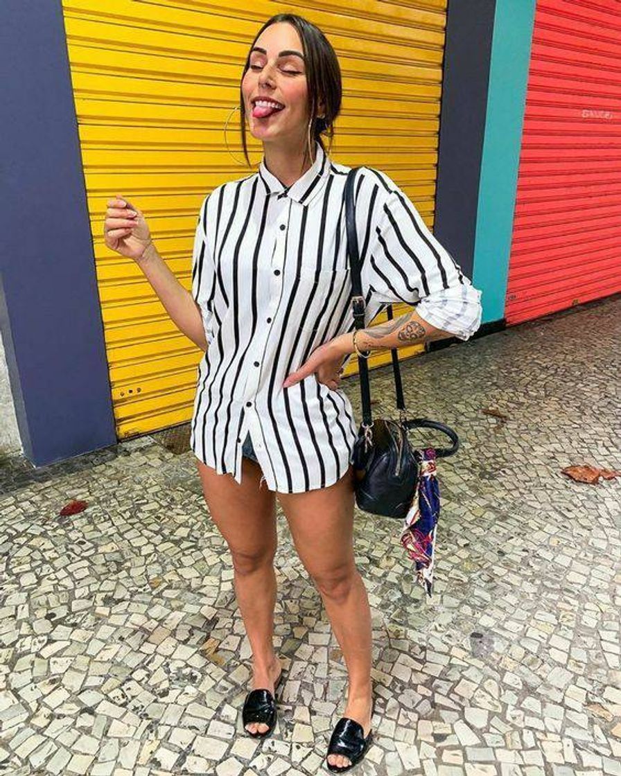 Moda Look com camisa Listrada