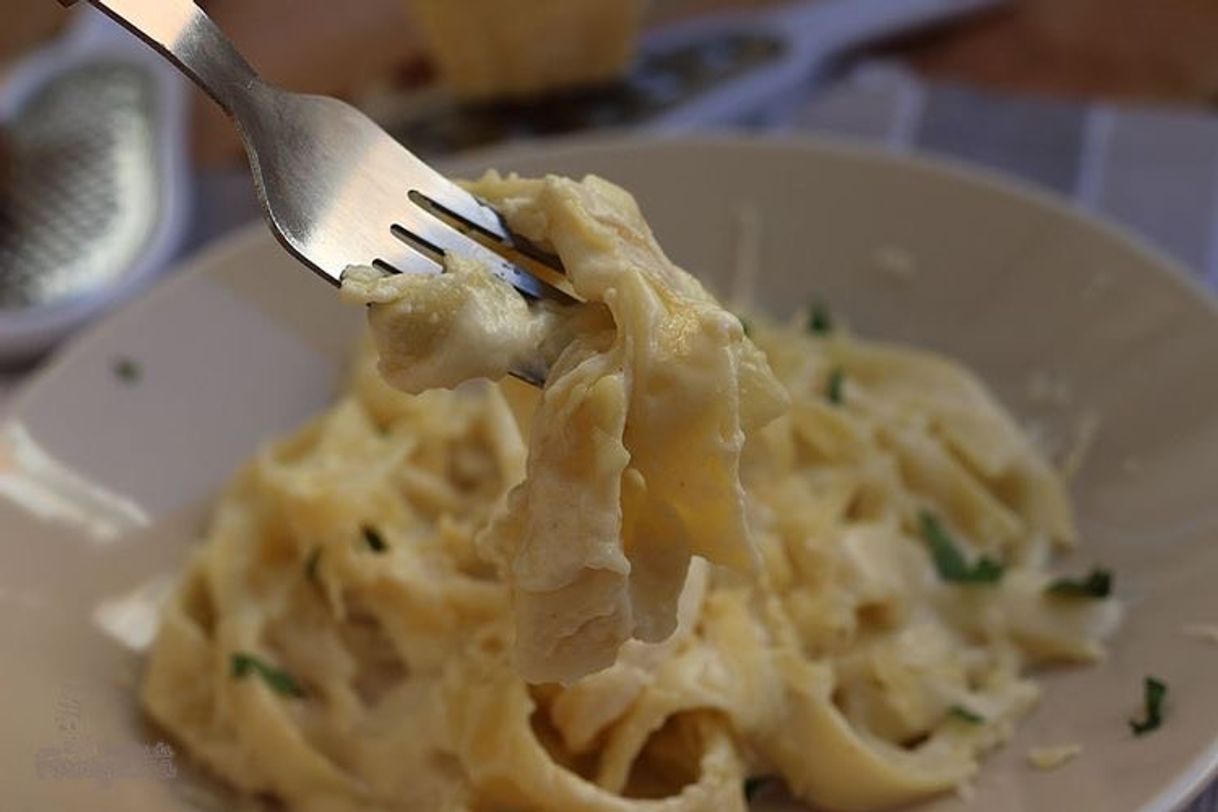 Moda Fettuccine Alfredo