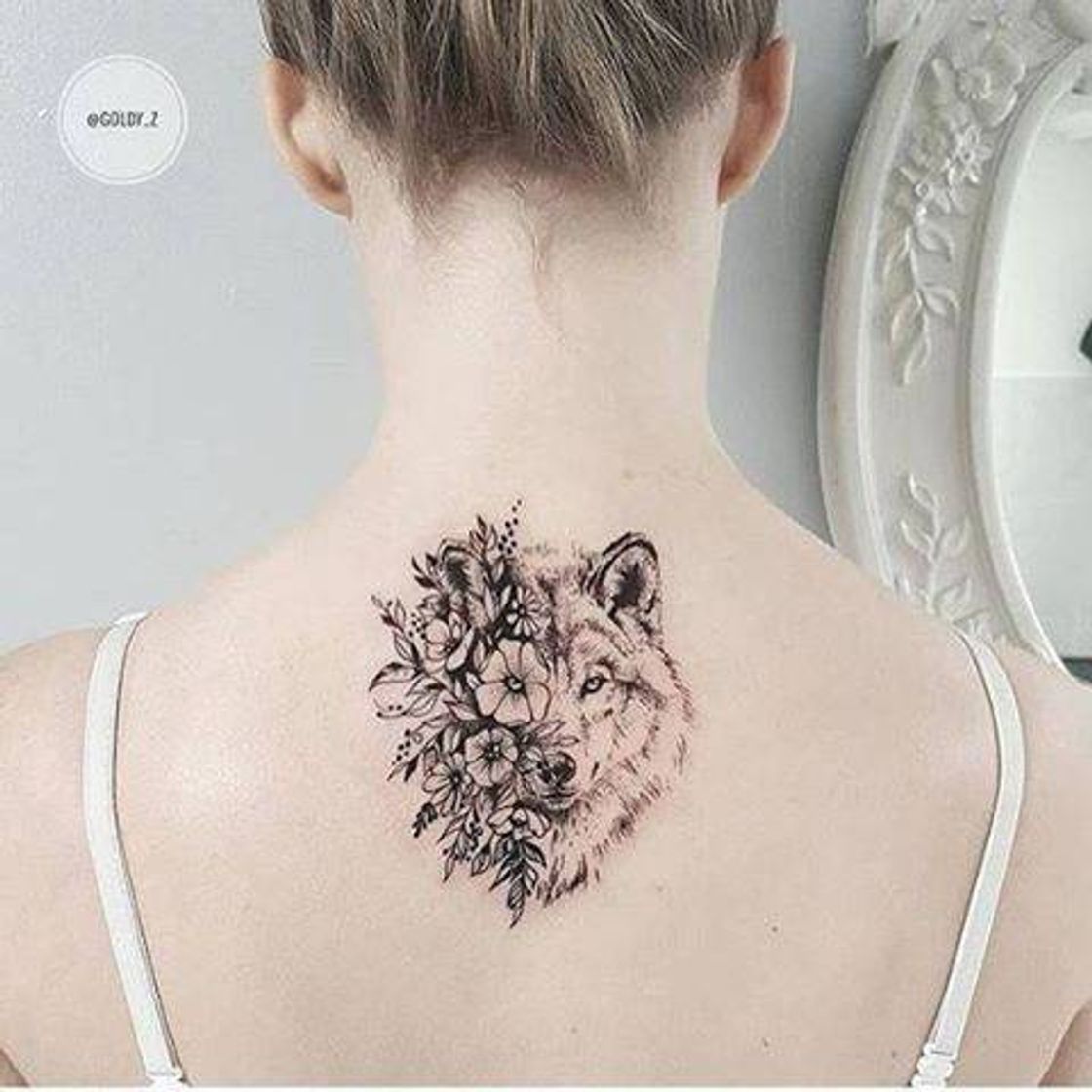 Moda Tatto Wolf and flowers