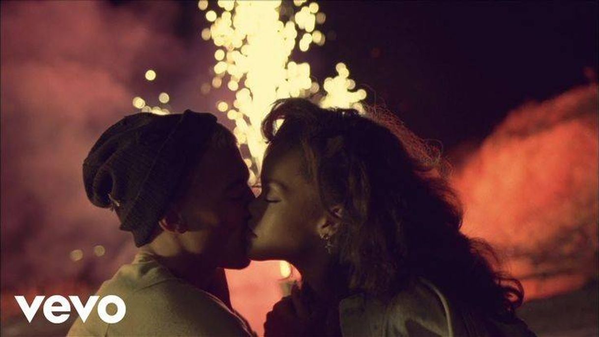 Moda Rihanna-We Found Love ft.Calvin Harris