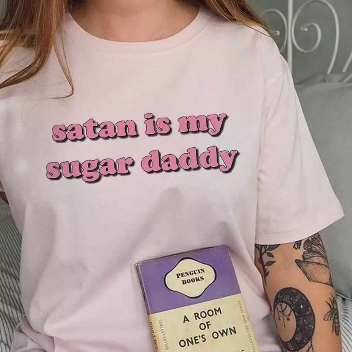 Moda Camiseta Satán is my suggar daddy