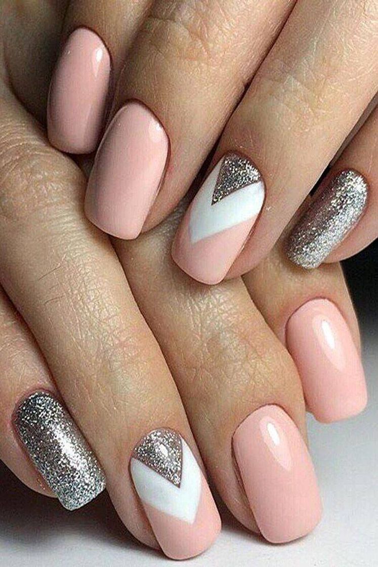 Fashion Pink and White Nails