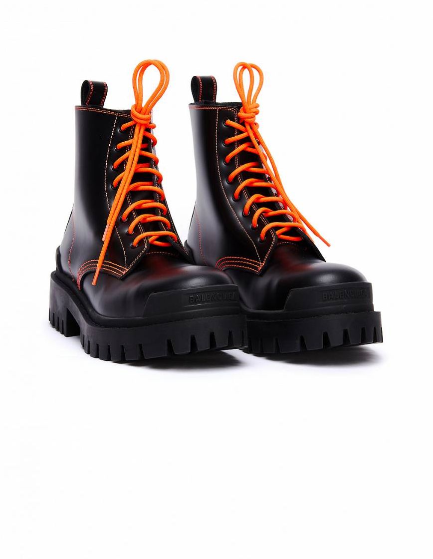 Moda Botas Balenciaga com costura laranja neon.