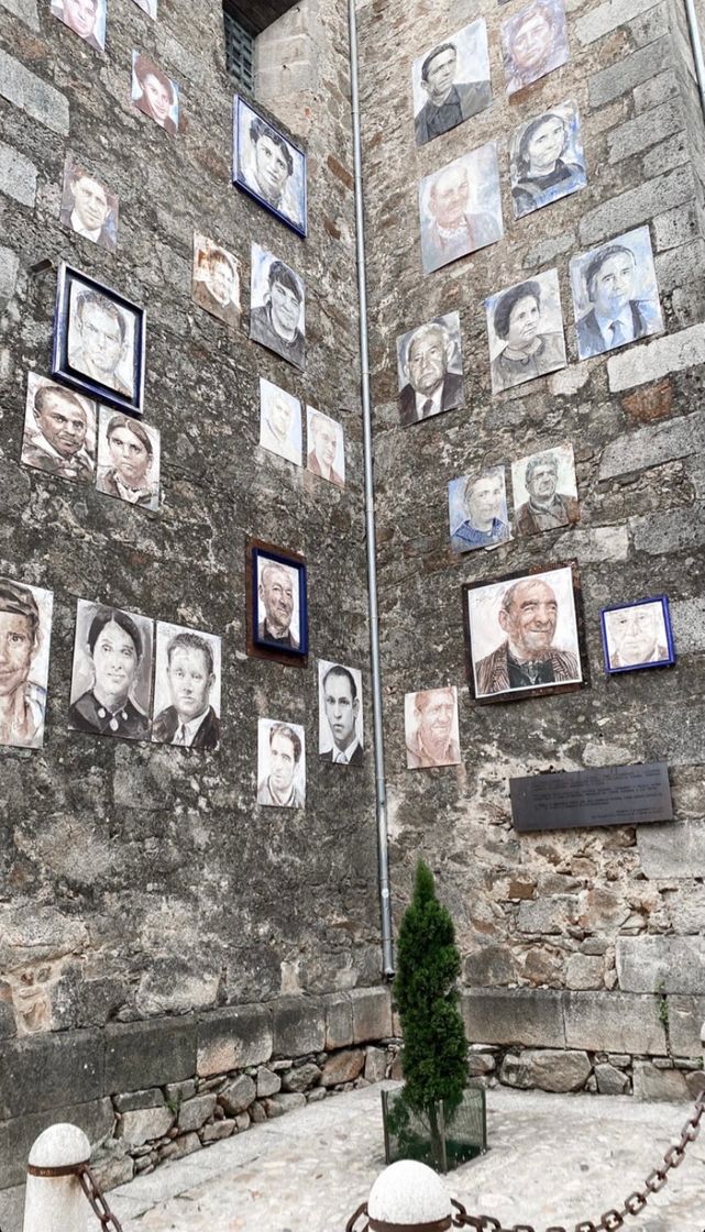 Place Mogarraz