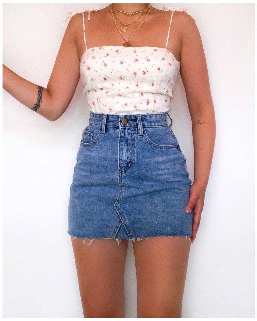 Moda lookinho básico: saia e cropped 