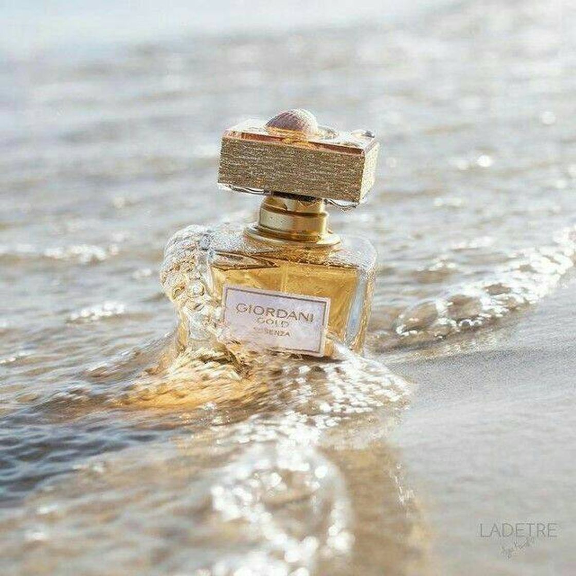 Social Giordani Gold Essenza Parfum by Oriflame