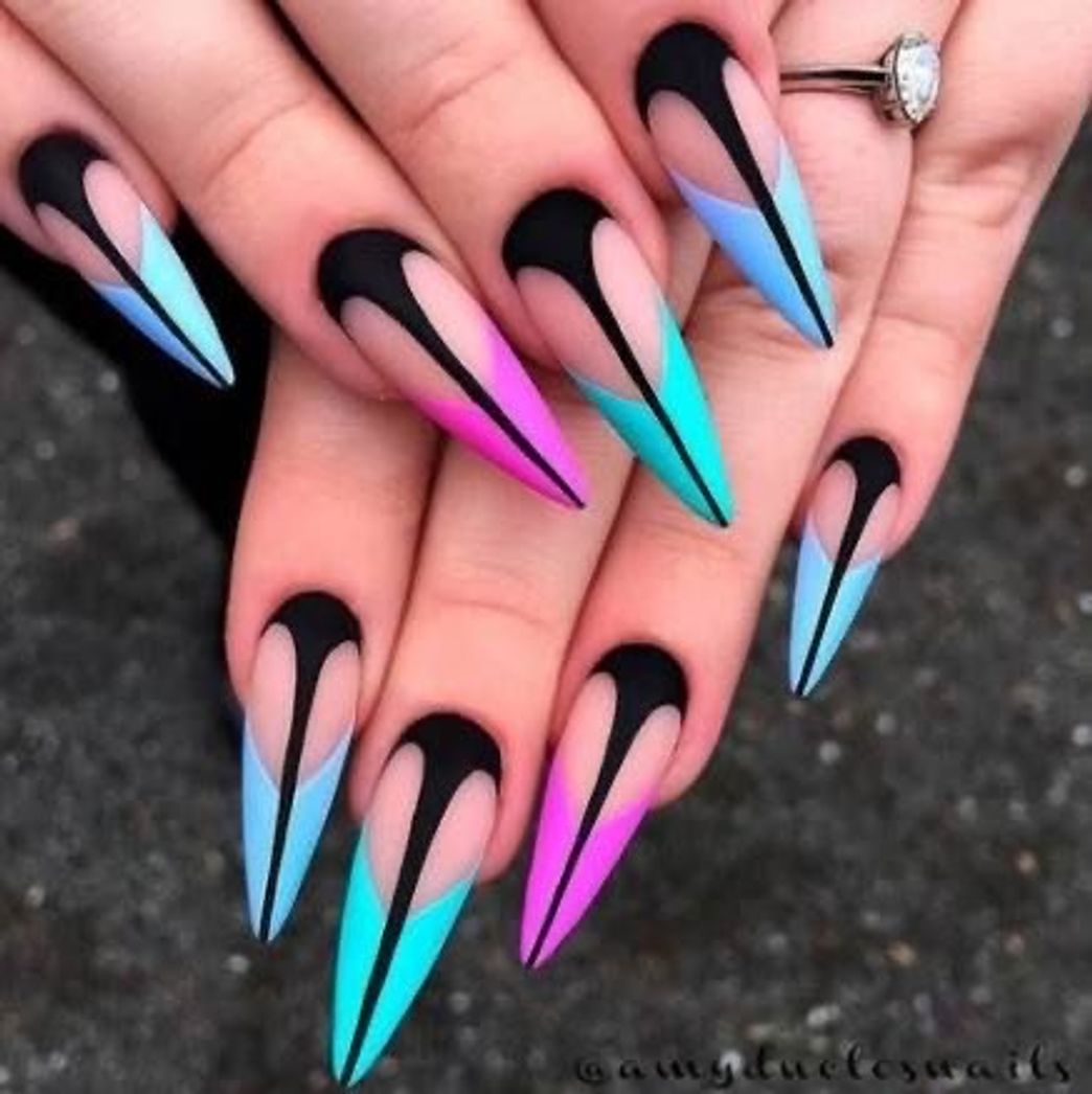 Fashion Unhas abstratas 💖💙🖤