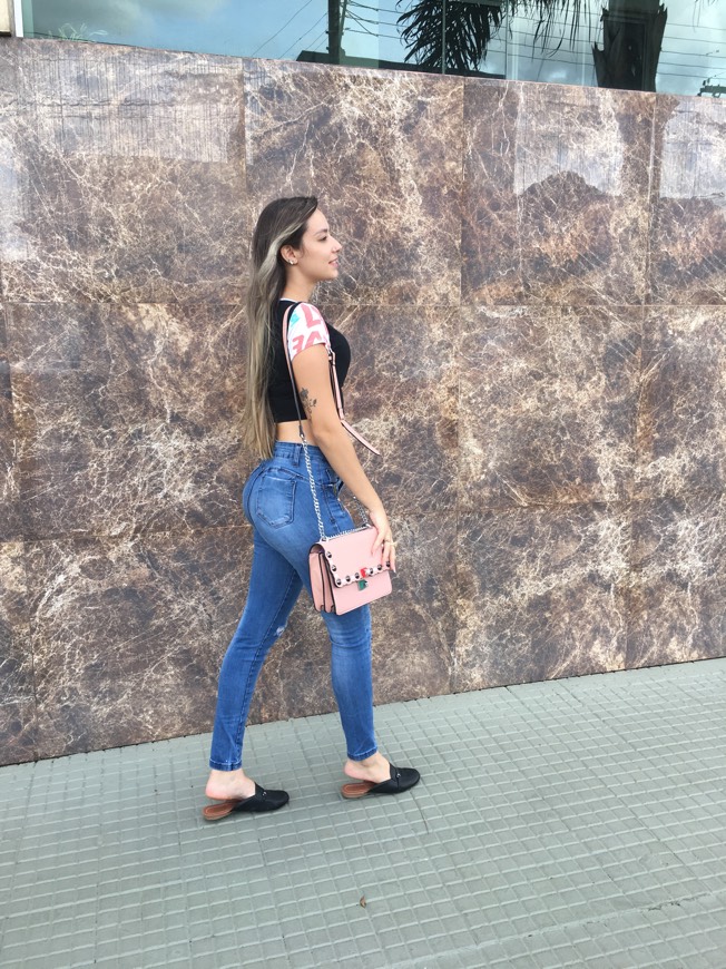 Moda   Um bom e velho jeans 👖 !