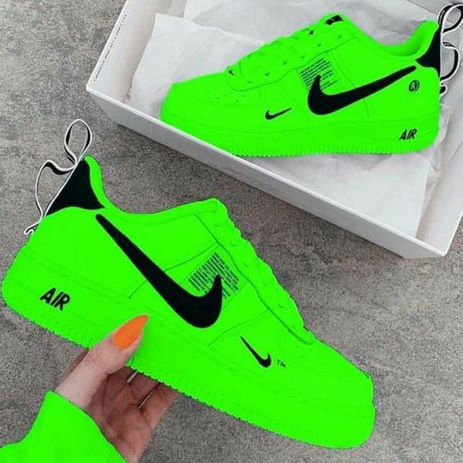 Tênis verde néon Nike